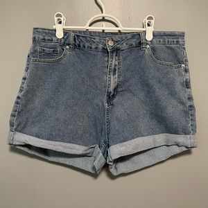 SHEIN Curve Women’s Jean Shorts Plus High Rise Mid Wash Stretch Size 2XL